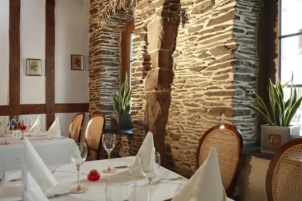 Logis Hotel-Restaurant Petry Vianden 3*,